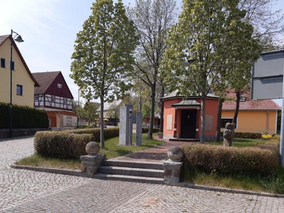 Neu! Ferienwohnung Hanka Crostwitz Extérieur photo
